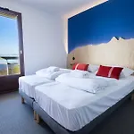 Cote Hotel *